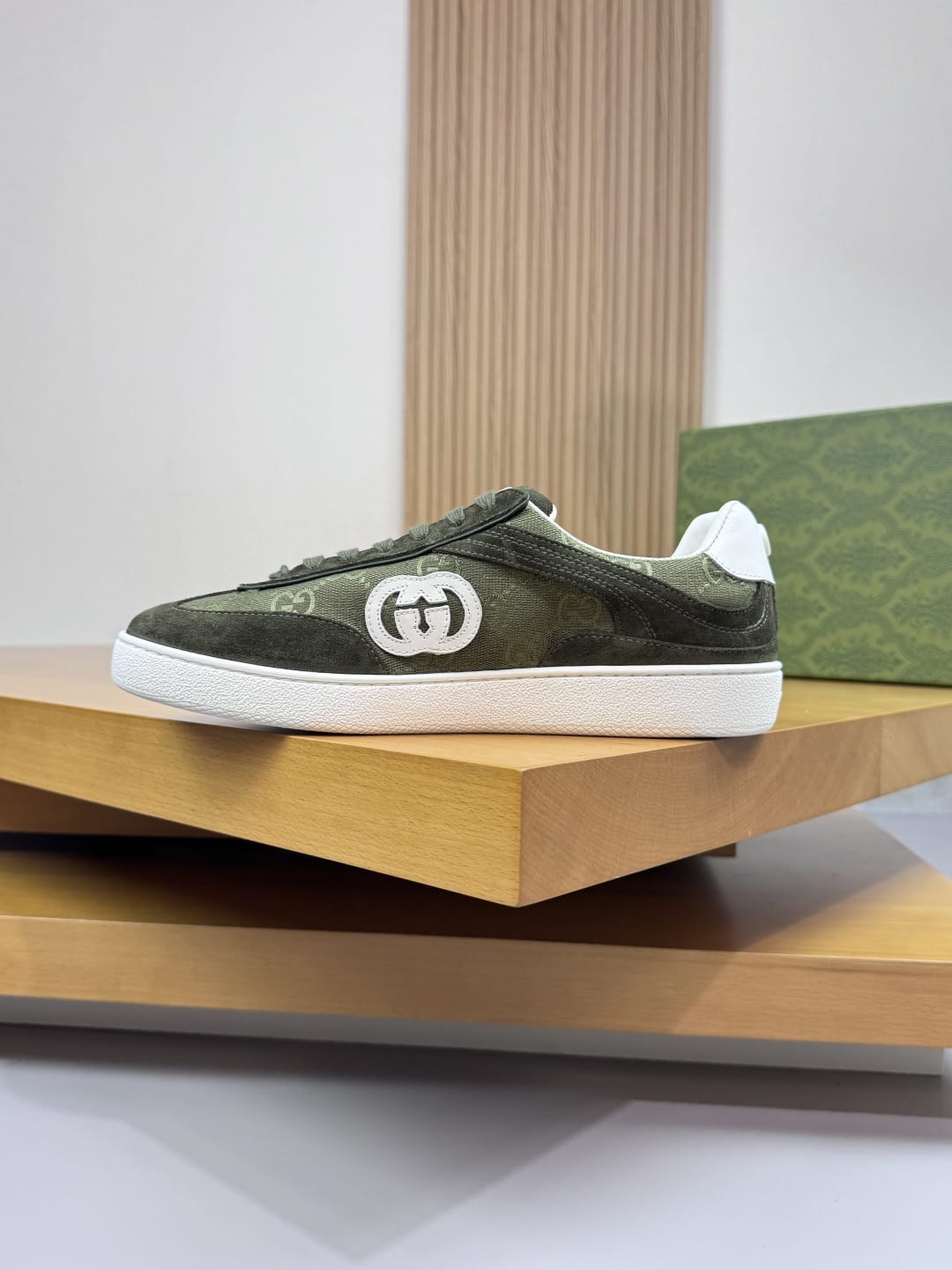 GUCCI Men's G75 trainer Dark Green sneakers