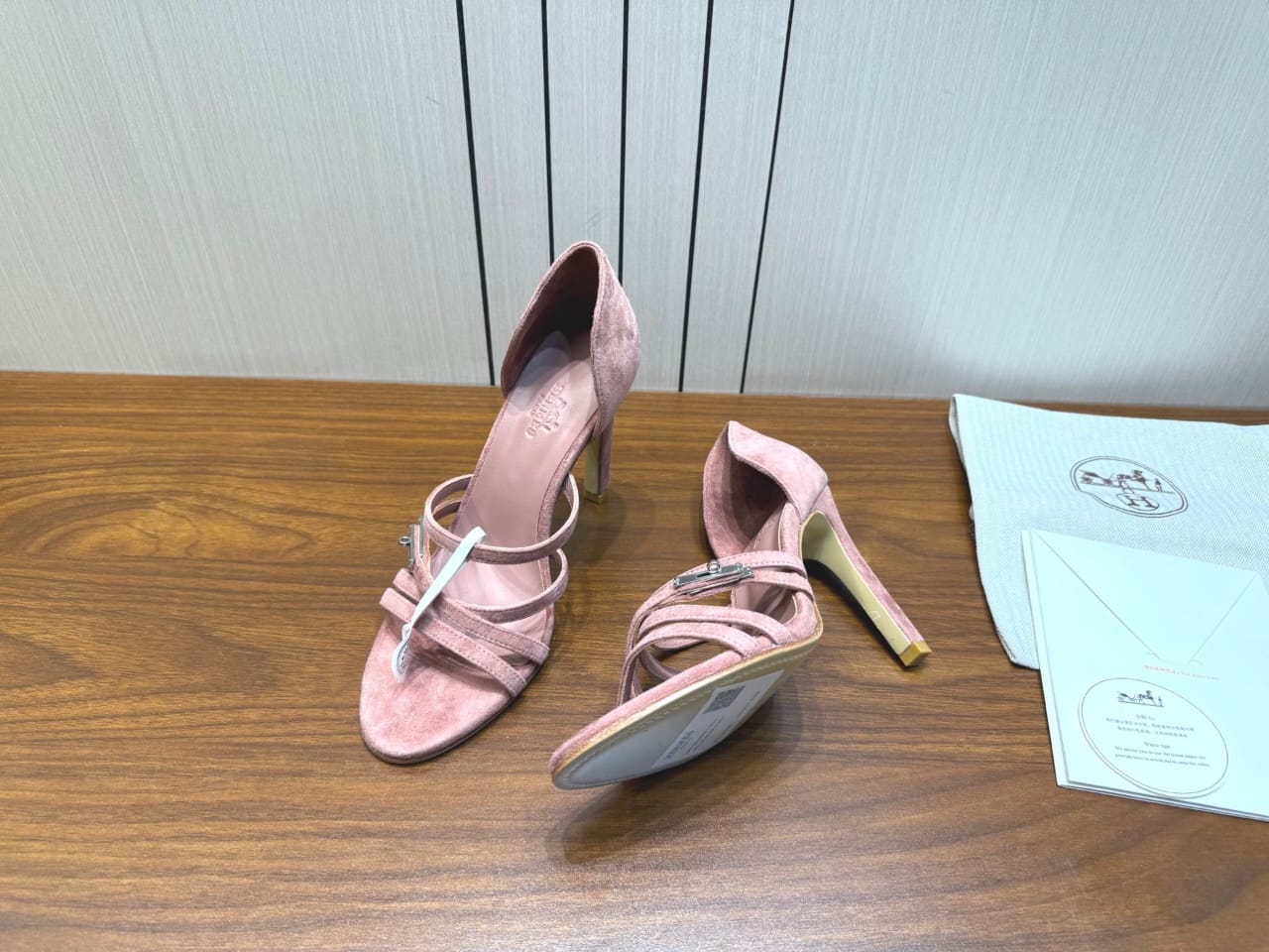 Hermes Lipstick 105 Sandal for woman