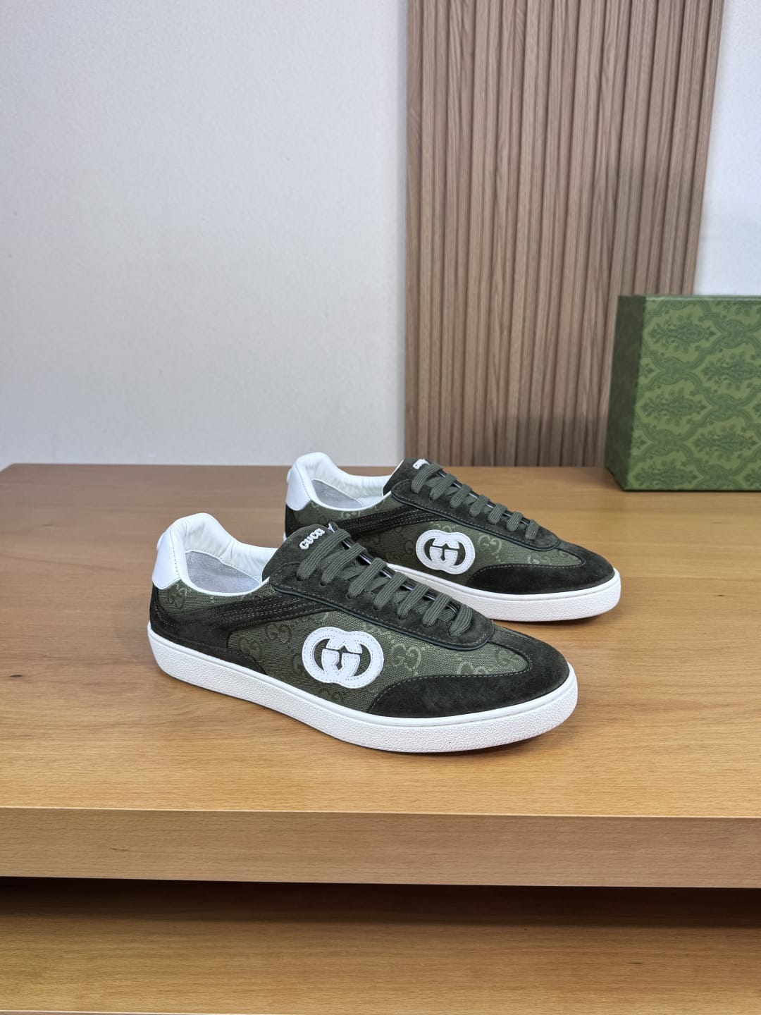 GUCCI Men's G75 trainer Dark Green sneakers