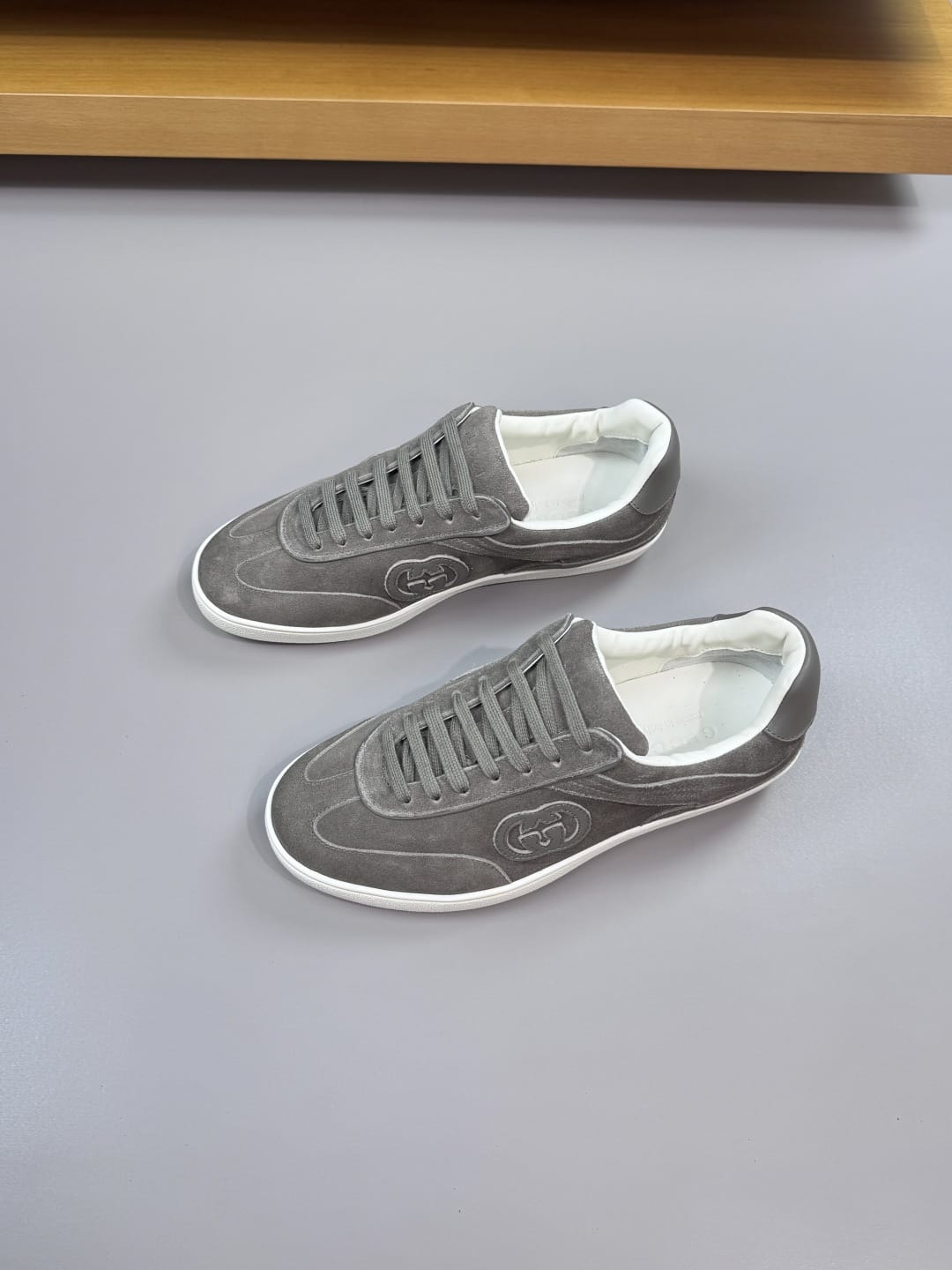 GUCCI Men's G75 trainer Grey
