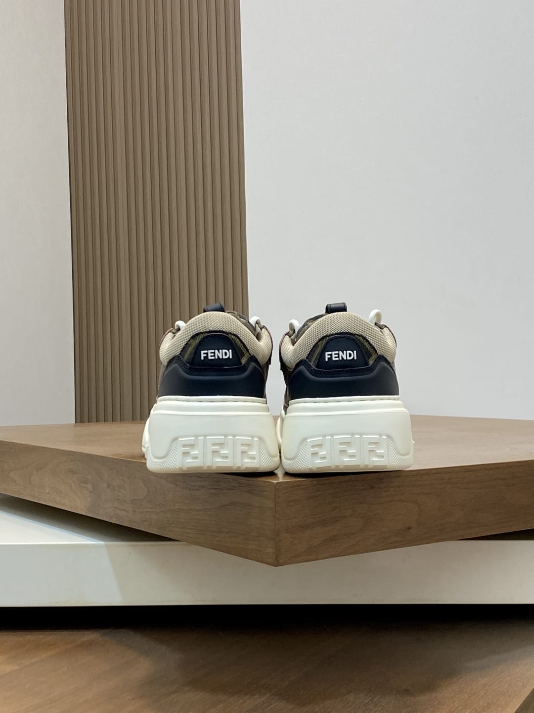 Fendi Force Trainers White leather low-tops for men