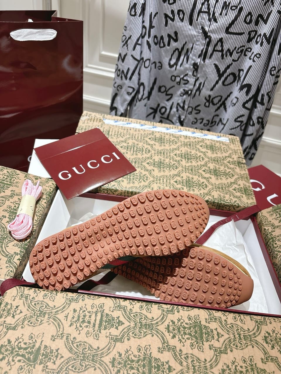 Gucci  Women's Gucci Re-Motion sneaker