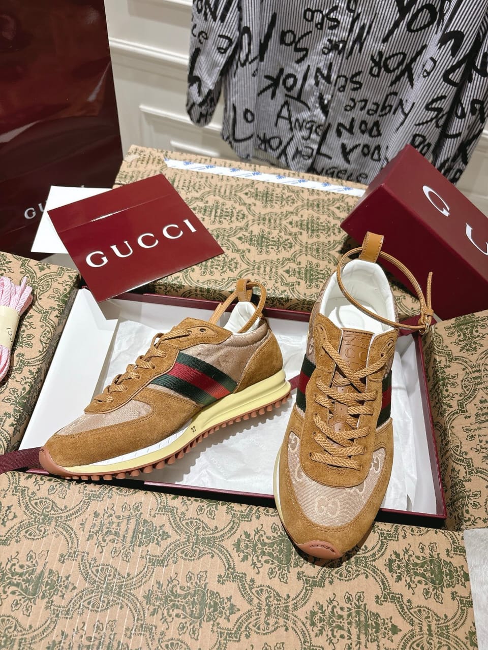 Gucci  Women's Gucci Re-Motion sneaker