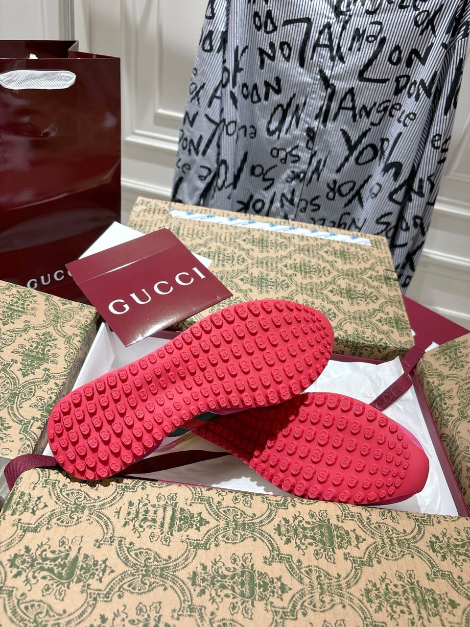 Gucci  Women's Gucci Re-Motion sneaker
