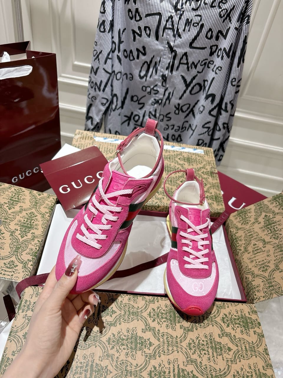 Gucci  Women's Gucci Re-Motion sneaker