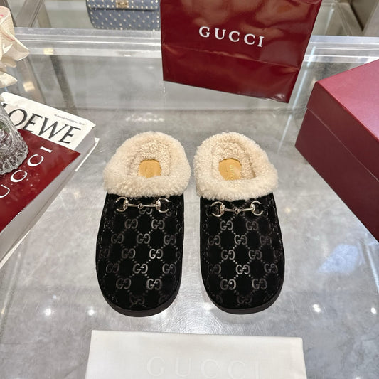 Gucci Women's mule with Horsebit