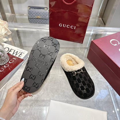 Gucci Women's mule with Horsebit