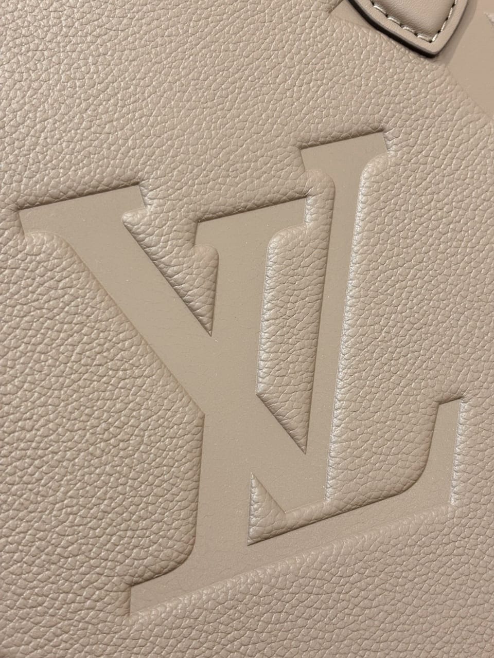 Louis Vuitton OnTheGo MM Monogram Empreinte leather Hand Bags for women