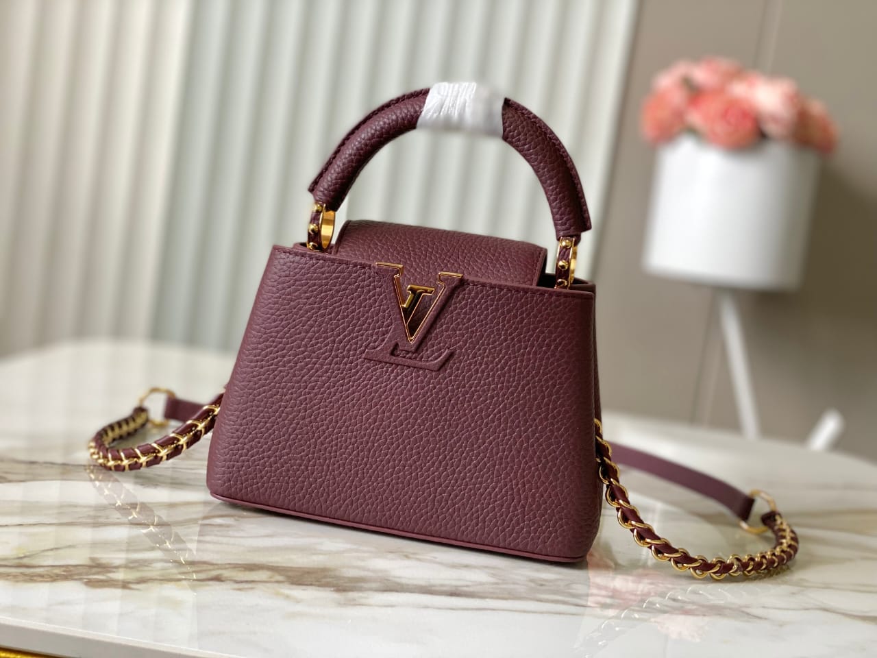 Louis Vuitton  Capucines Mini Hand Bags for women
