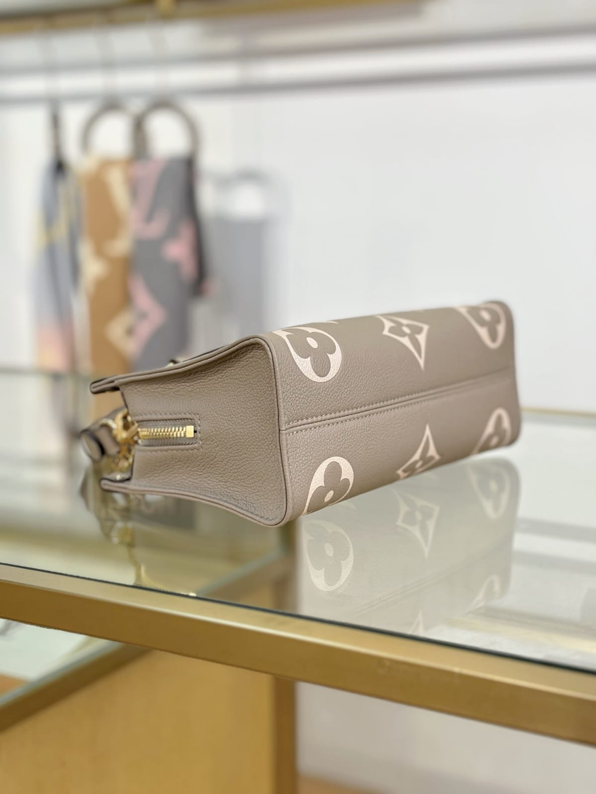 Louis Vuitton Dove/Cream Hand Bags for women