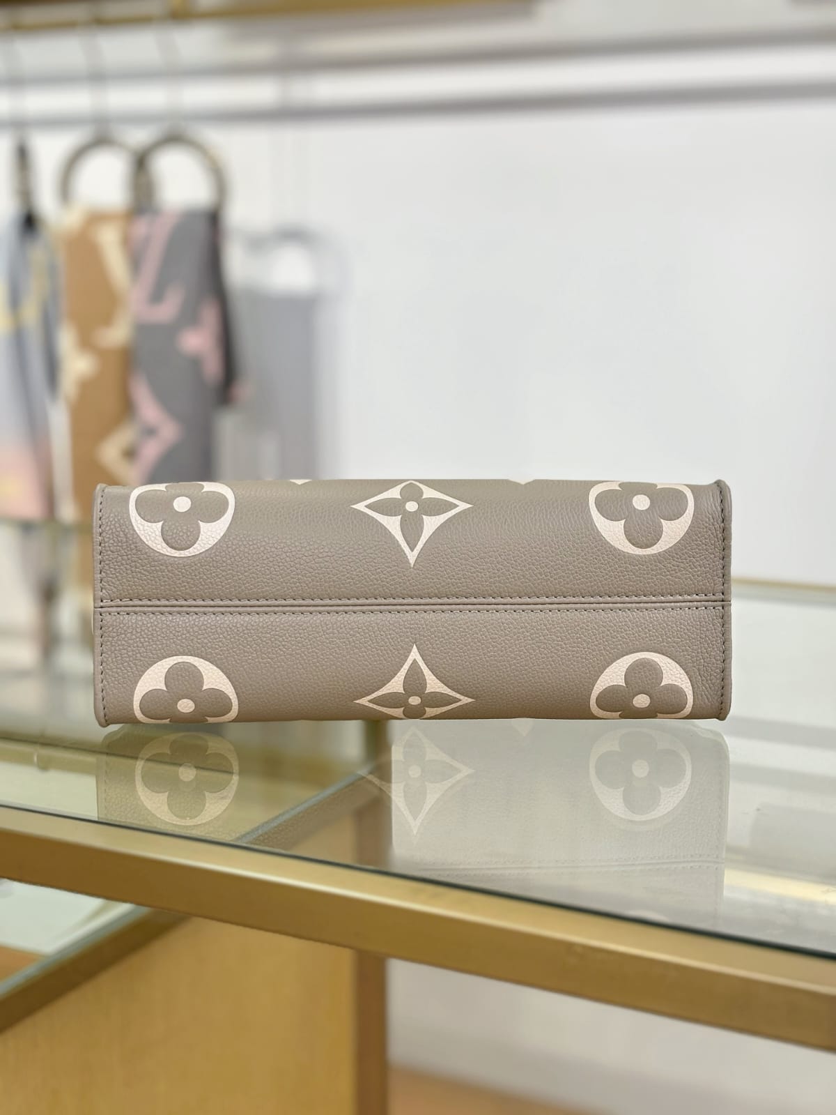 Louis Vuitton Dove/Cream Hand Bags for women