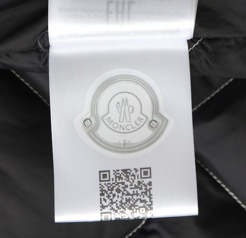 Moncler Bimont Men's Quilted Hooded Short Down Jacket