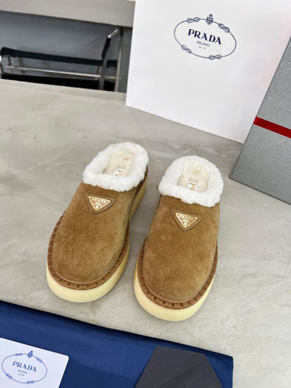 Prada Suede slippers for woman