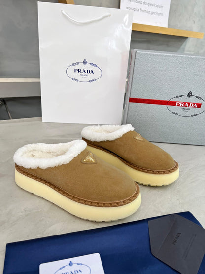 Prada Suede slippers for woman