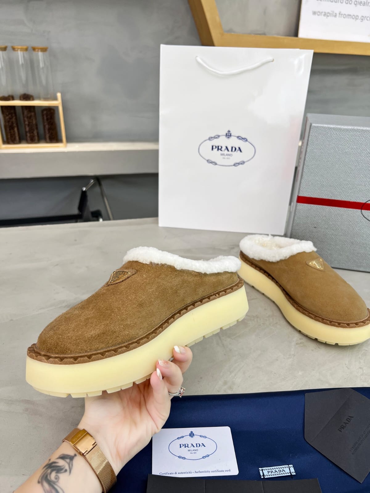 Prada Suede slippers for woman