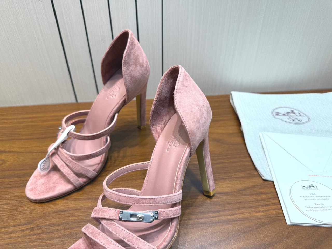 Hermes  Lipstick 105 Sandal for woman