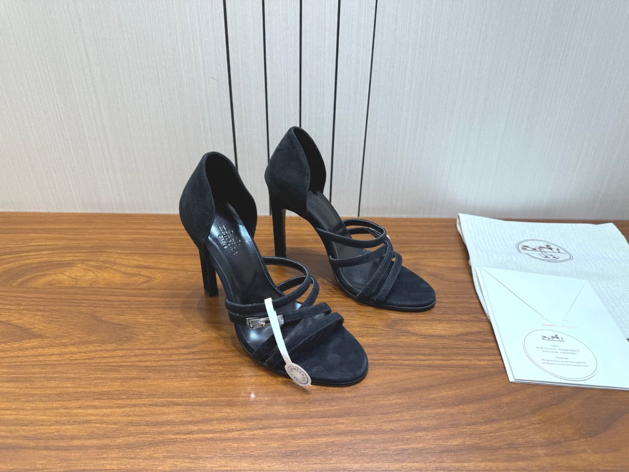 Hermes  Lipstick 105 Sandal for woman