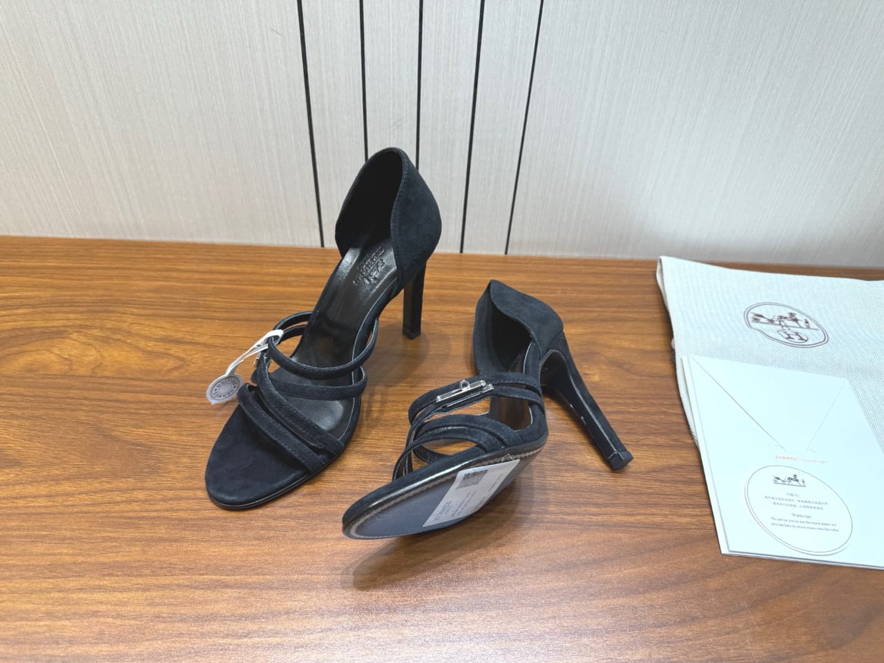 Hermes  Lipstick 105 Sandal for woman