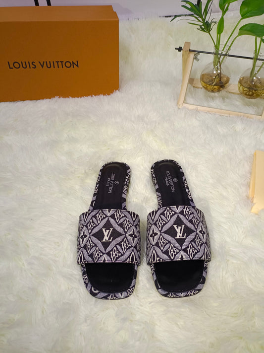 Lavish LV Flats for women